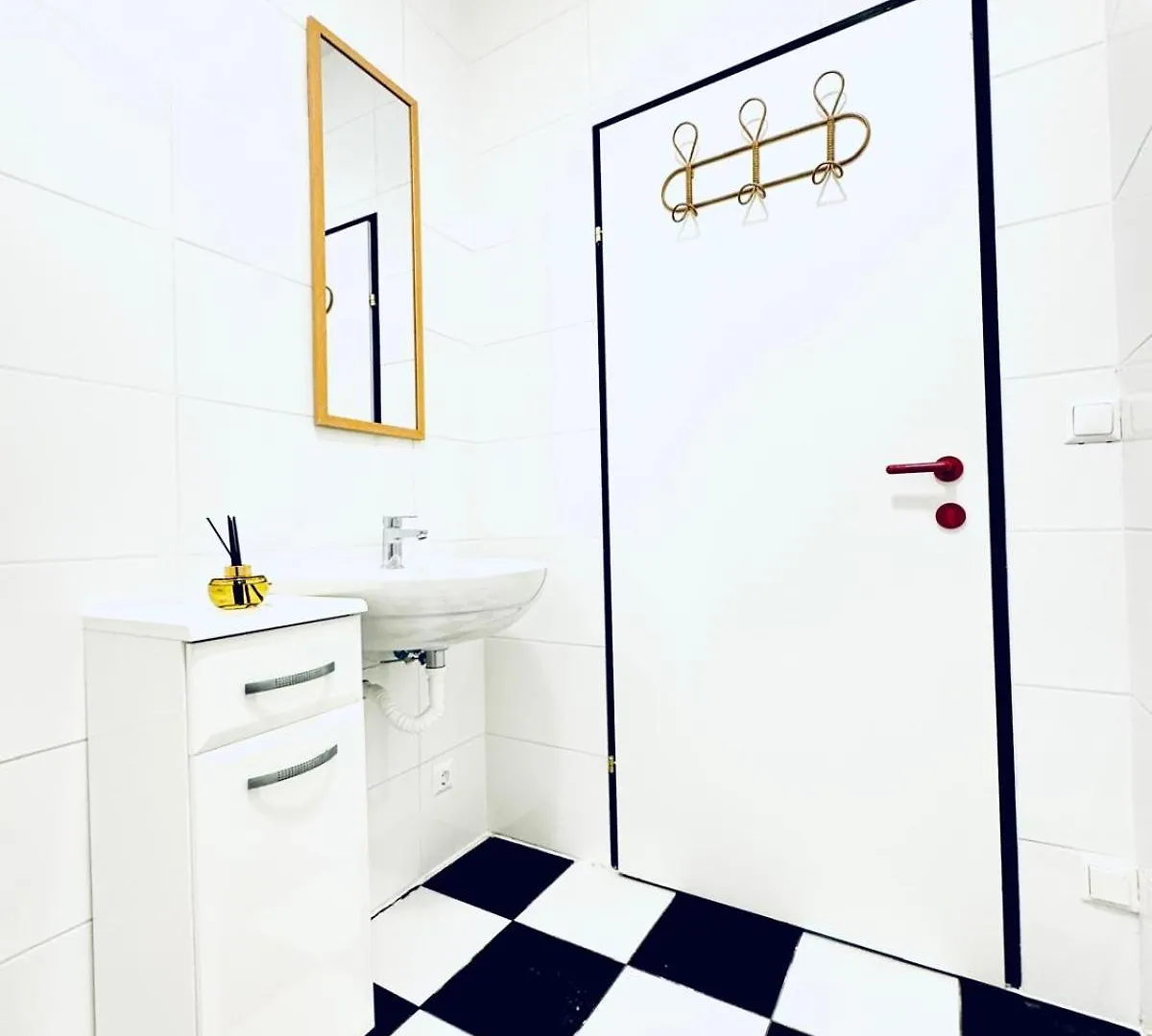 Bright Stay, 7Br Shared Apt Only 13Min To Belvedere Palace Vienna Apartment