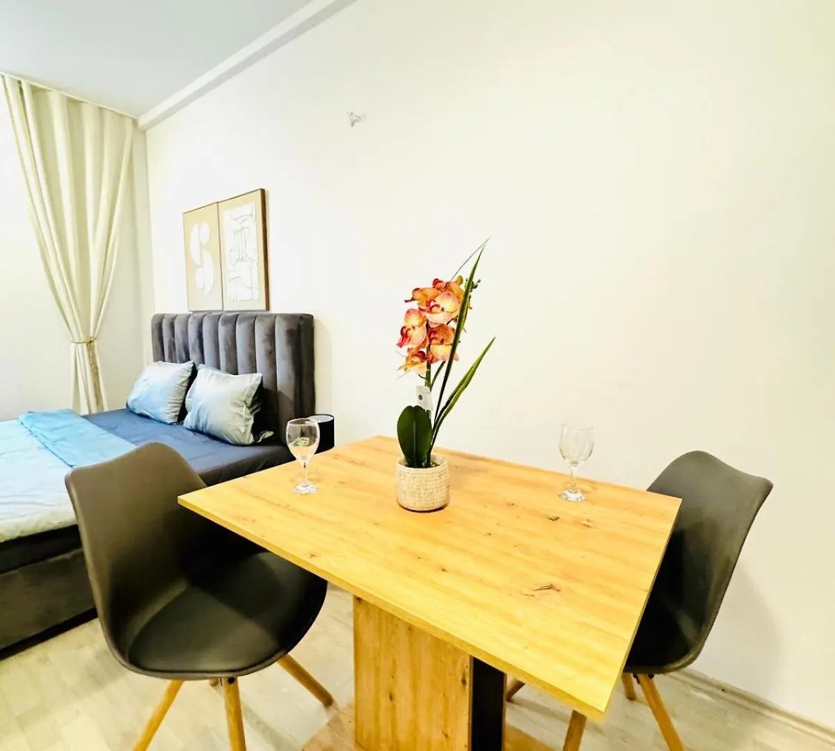 Bright Stay, 7Br Shared Apt Only 13Min To Belvedere Palace Vienna Apartment
