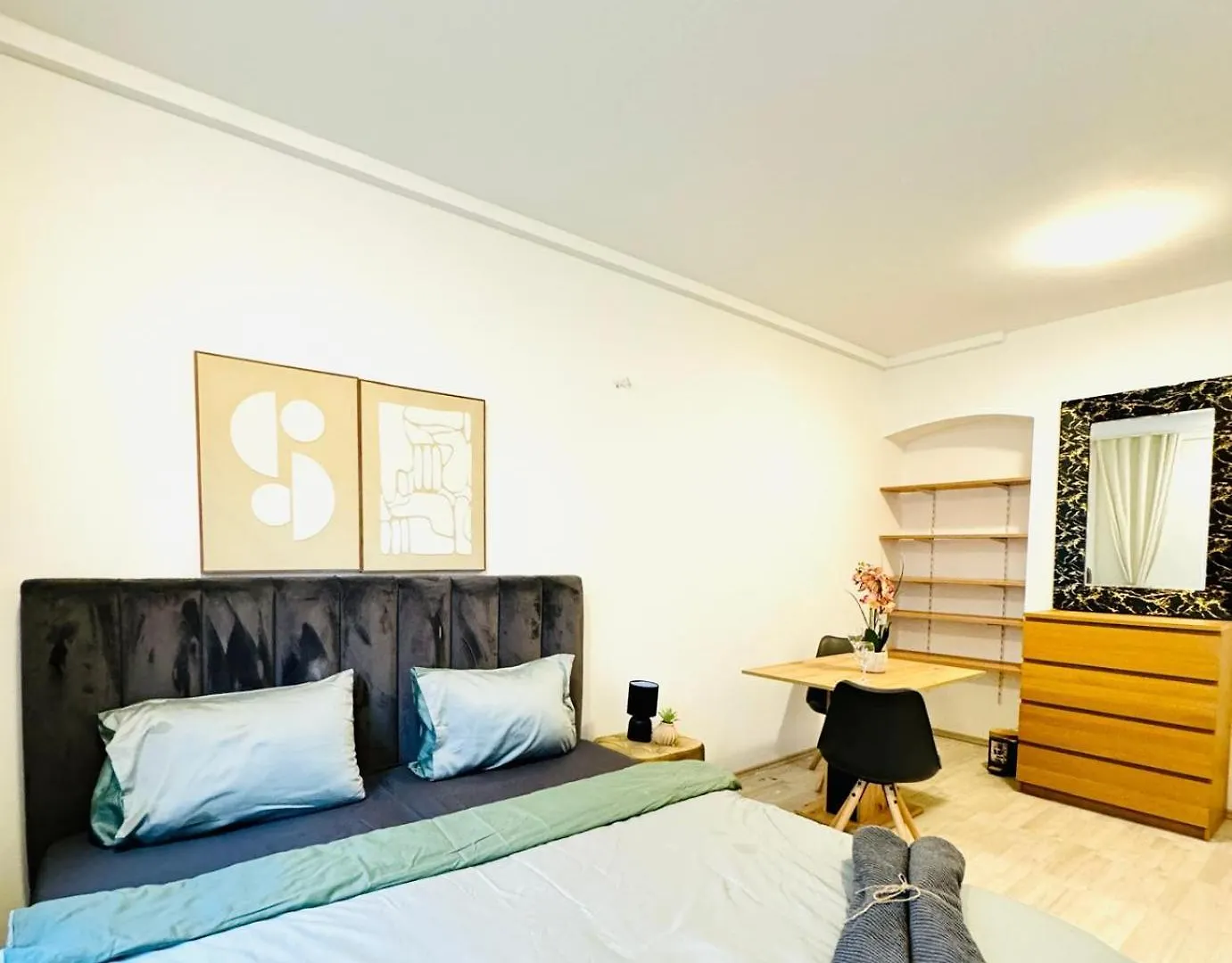 Bright Stay, 7Br Shared Apt Only 13Min To Belvedere Palace Vienna Apartment